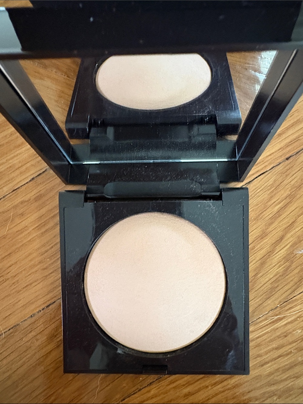 Laura Mercier Matte Radiance Baked Powder - Bronze 01